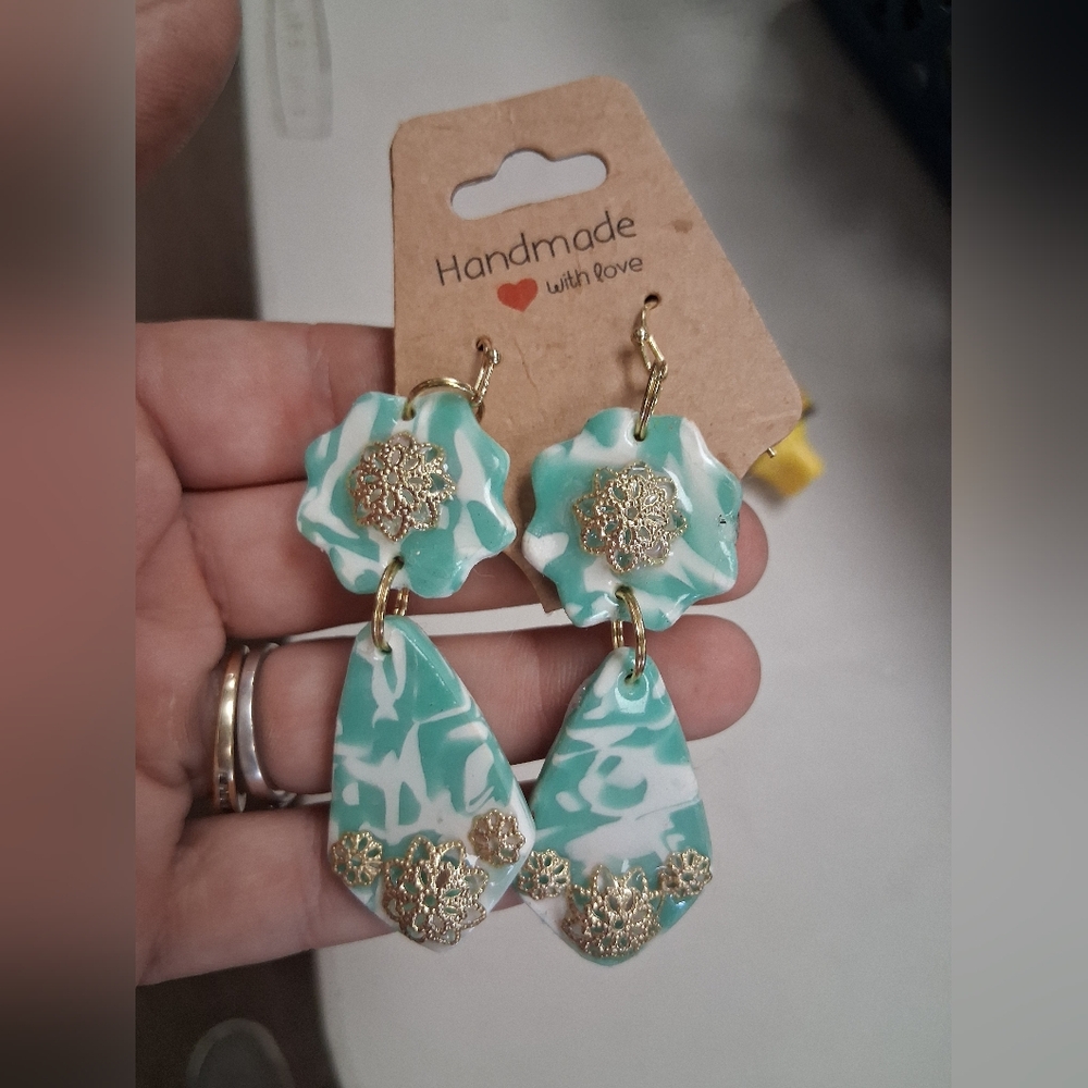 Gorgeous handmade 1 of a kind earrings!!